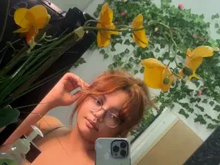 HolleyNicholes  live sex cam