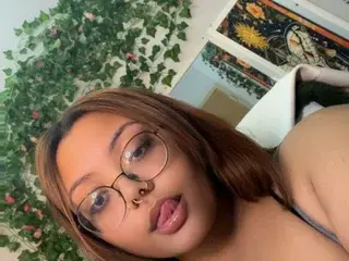 HolleyNicholes  live sex cam