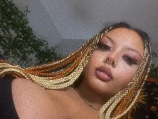 HolleyNicholes  live sex cam