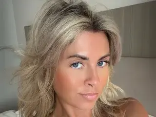 Sexybrit86  live sex cam