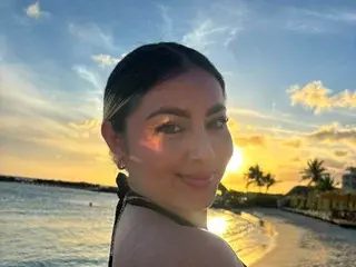 ElinaHoney  live sex cam