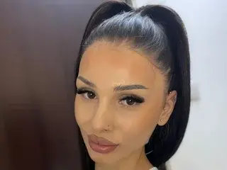 HelenShaww  live sex cam