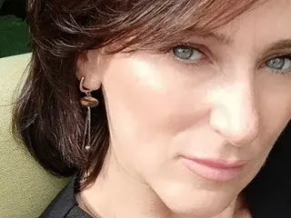 MeryMe25  live sex cam