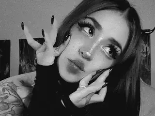EvilDanielle30  live sex cam
