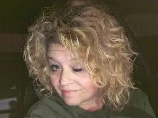 Hotstepmom222  live sex cam