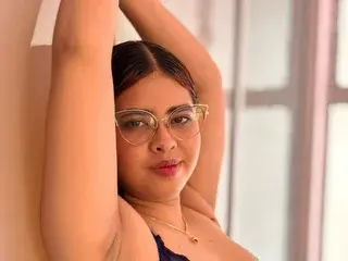 CurlyNova  live sex cam