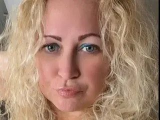 Misstish  live sex cam