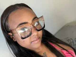 Bubbles110  live sex cam