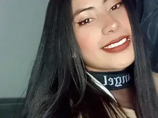 Sarah429  live sex cam