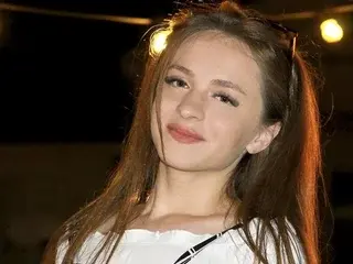 EmberSaylor  live sex cam
