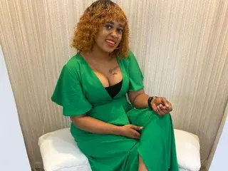 TyraHotxxxxx  live sex cam