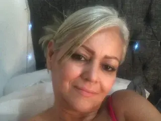Karlota_28  live sex cam