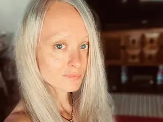 IrisDelaFuente  live sex cam