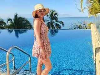 BrianaJones24  live sex cam