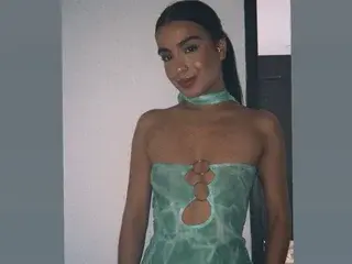 Emmaelliss  live sex cam