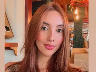 AnaisNinn19  live sex cam
