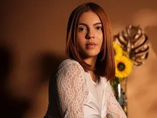 Emily_vegaa  live sex cam