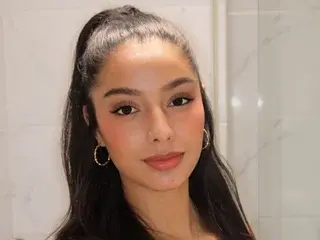 NixxieMoon  live sex cam