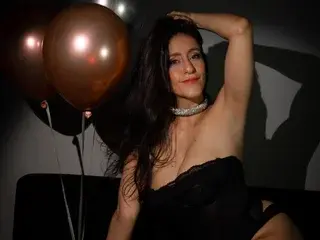 LaurentMilf  live sex cam