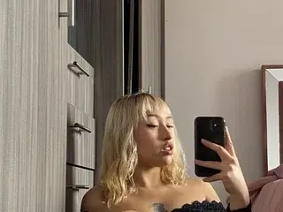 OfficialMelNoremi  live sex cam