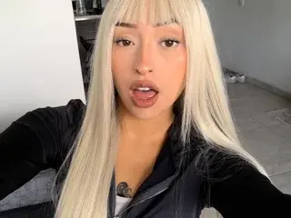 OfficialMelNoremi  live sex cam
