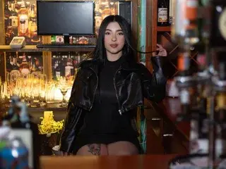 Imnikaa  live sex cam