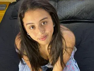 Miilky  live sex cam