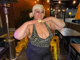 ThickAsianMami  live sex cam