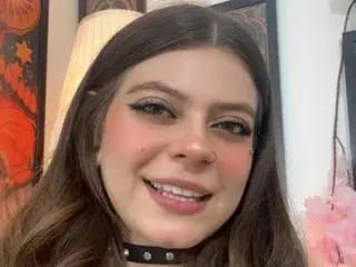 Lola_Quin  live sex cam