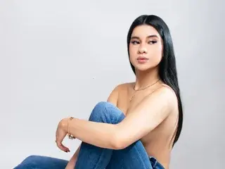 Valeria_Willianss  live sex cam