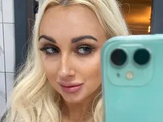 BlondieBarbieBabe  live sex cam