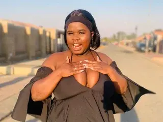 CyanBitch  live sex cam