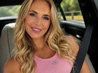 Monica_Steals  live sex cam
