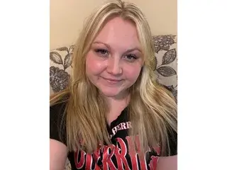 Phatassblonde  live sex cam