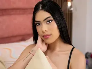Miavictoriaa  live sex cam