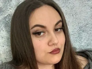 ElviraJoness  live sex cam