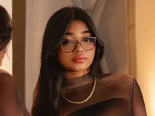 CoralValmont  live sex cam
