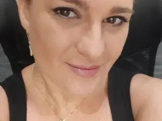 Claraboobies  live sex cam