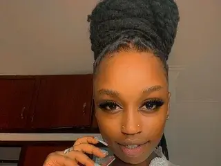 Desire_dark  live sex cam