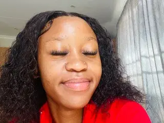 SexyPetitex25  live sex cam