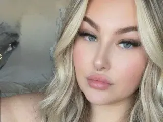 CurvyCarlyyyX  live sex cam