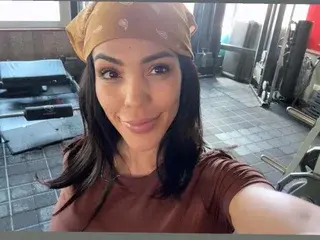 MaisonZyree  live sex cam