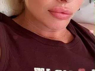 Curvy_Krissy  live sex cam