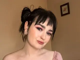 OdetteRaine22  live sex cam