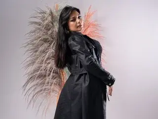 AmberrGreyys  live sex cam