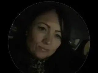 Genevieve26  live sex cam