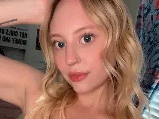 LiliTurnerxo  live sex cam