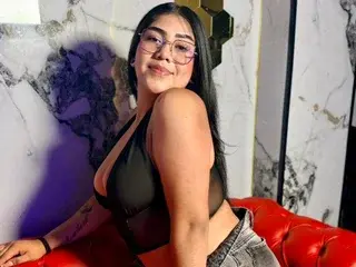 AlaiaRusso26  live sex cam