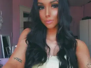 Alexaanne  live sex cam
