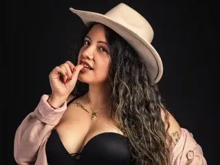 RebeccaWhitmore  live sex cam